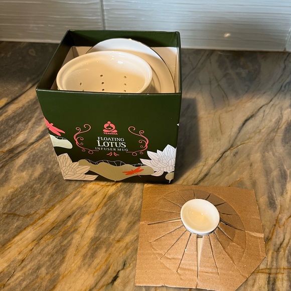 Teavana Floating Lotus infuser mug - Picture 4 of 6